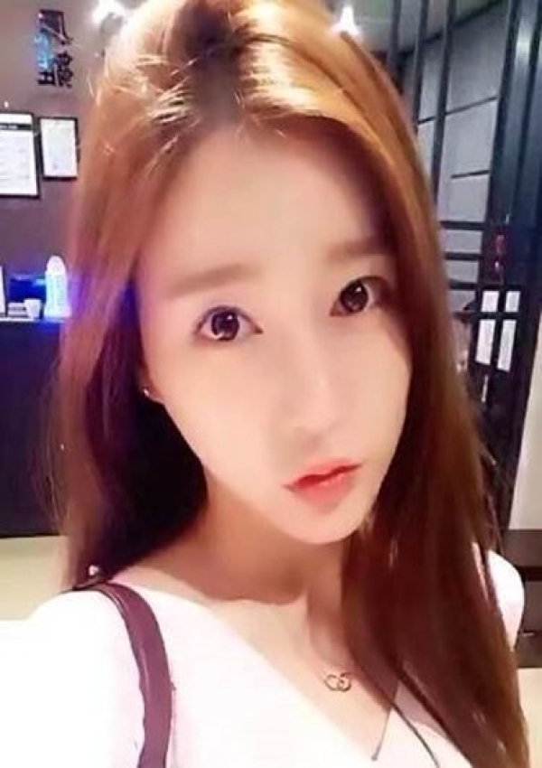 あや、高級デリヘル 1