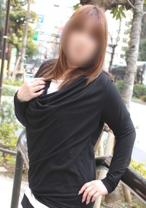ゆうり、かわいい熟女&おいしい人妻 池袋店 1