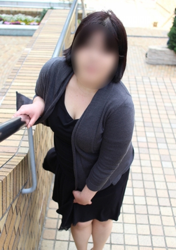 みゆ、かわいい熟女&おいしい人妻 池袋店 4