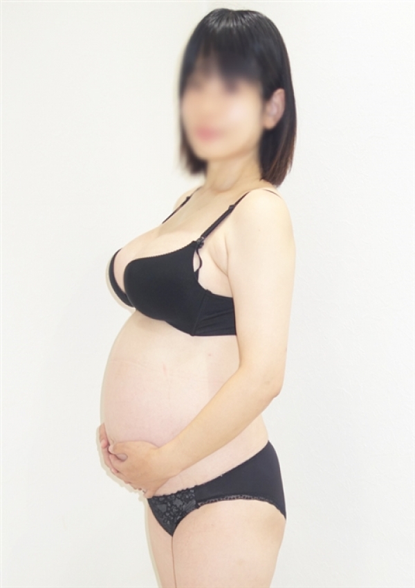 ななみ、池袋・裸乳房(らまんま)巨乳・貧乳・母乳・妊婦のお店 1