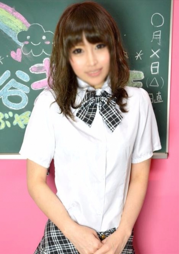 ももか、18歳19歳の素人専門店 渋谷素人コスプレ学園 2