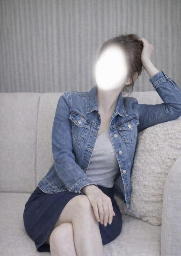 さやか、人妻禁断の裏顔