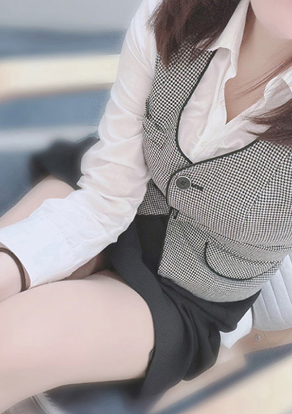 菅原こはる、淫乱OL派遣商社 斉藤商事 2