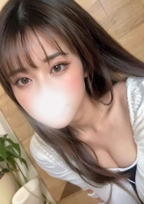 みみ、ゆるカワ現役女子大生
