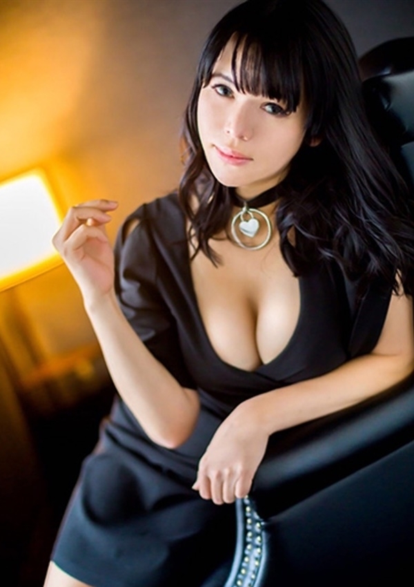 夏目あん、ドレスガーデン渋谷店 1