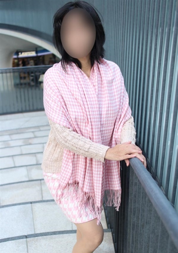 かほ、かわいい熟女&おいしい人妻 五反田・品川店 1