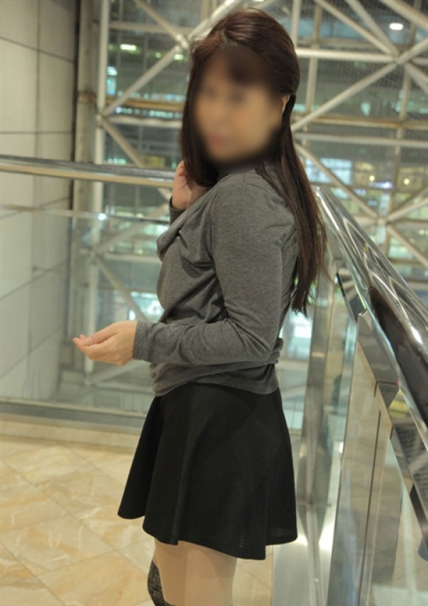 あや、かわいい熟女&おいしい人妻 池袋店 2