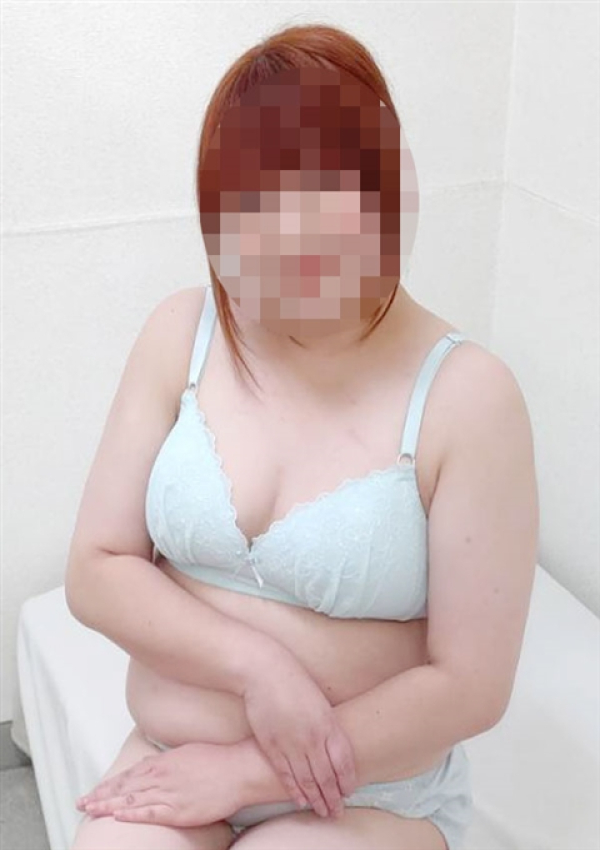 ひな、大久保風俗デブ専・肉だんご 2