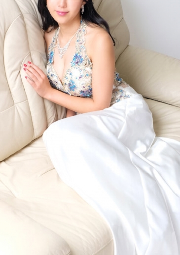 水樹 真帆、クラブ アイリス東京 1