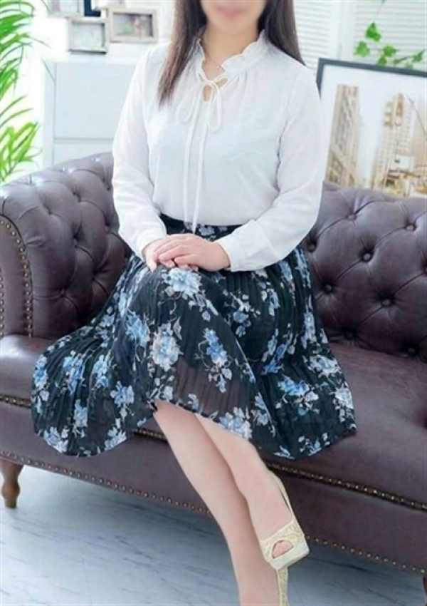 水川 ゆう、Mrs.Revoir-ミセスレヴォアール- 1