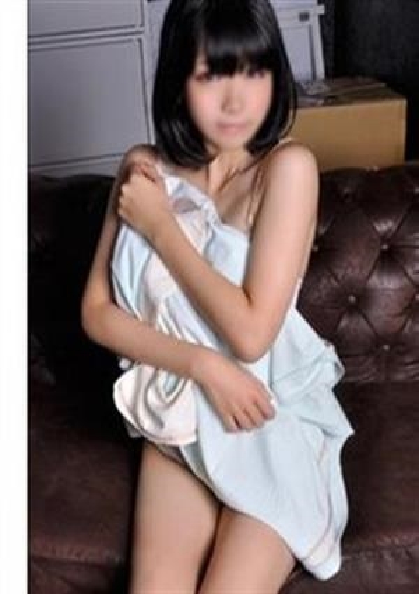 有村 すず、モデルWEST 梅田店 3