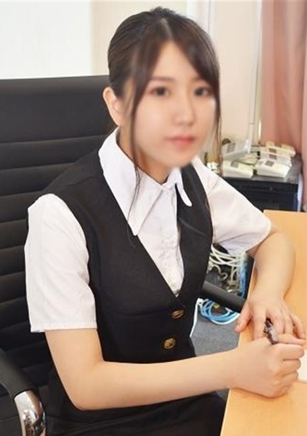ゆみこ、現役OL たちの秘密のアルバイト シークレットオフィス 1