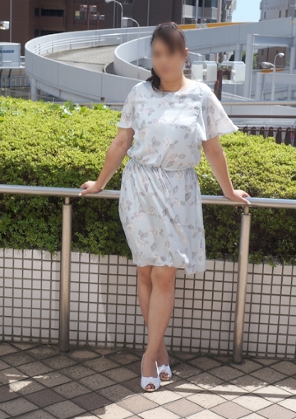 ゆい、かわいい熟女&おいしい人妻 町田店 2