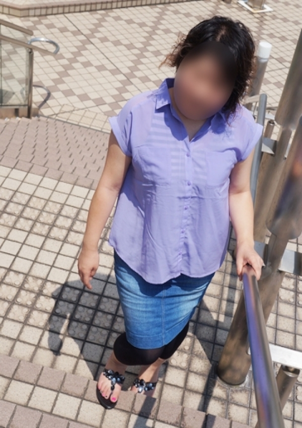 あやめ、かわいい熟女&おいしい人妻 町田店 3