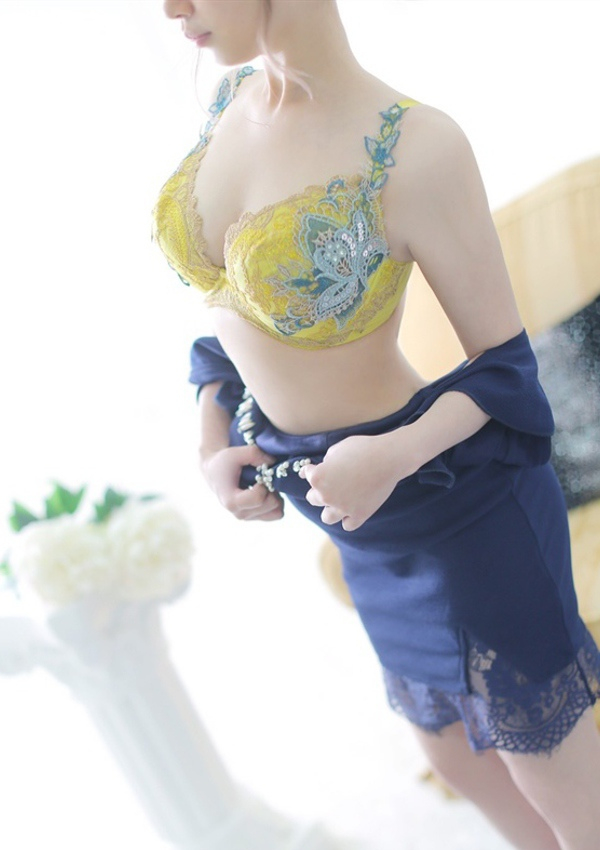 明日花/あすか、DRESS(ドレス) 1