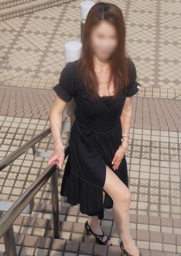 さよ、かわいい熟女&おいしい人妻 町田店 3
