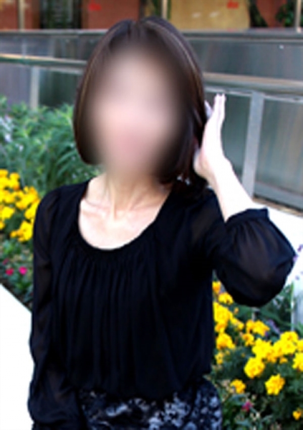 りょう、かわいい熟女&おいしい人妻 池袋店