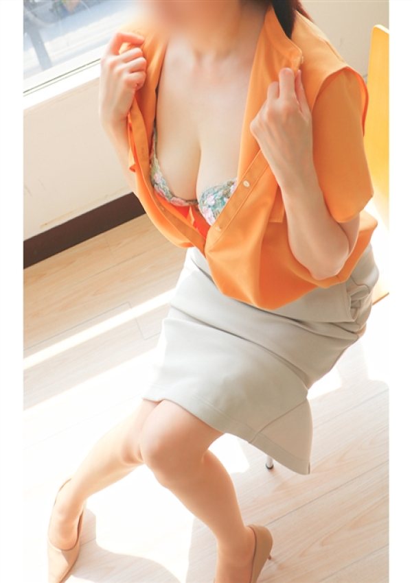つむぎ、性腺熟女100% 3