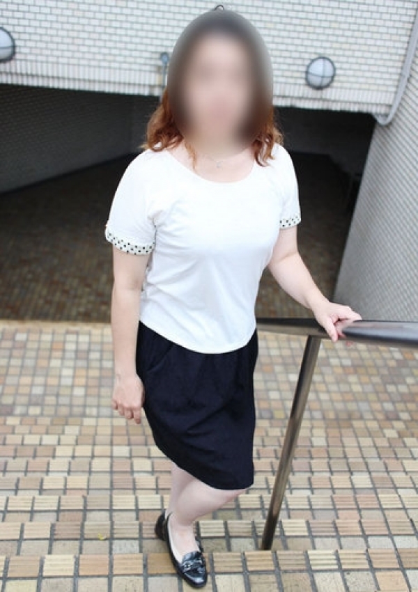 かおり、かわいい熟女&おいしい人妻 池袋店 2