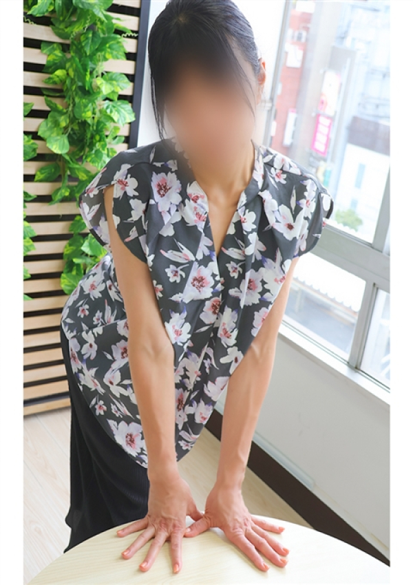 つきの、性腺熟女100% 1