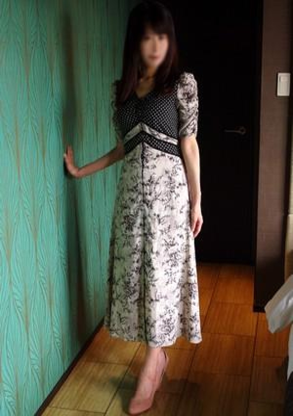 沢口桃花、派遣妻 4