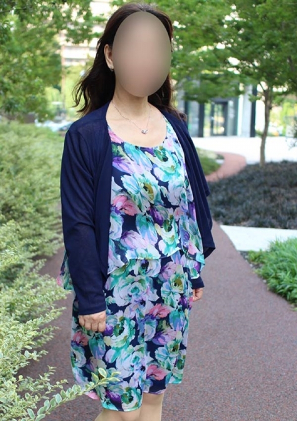 りえ、かわいい熟女&おいしい人妻 五反田・品川店 1