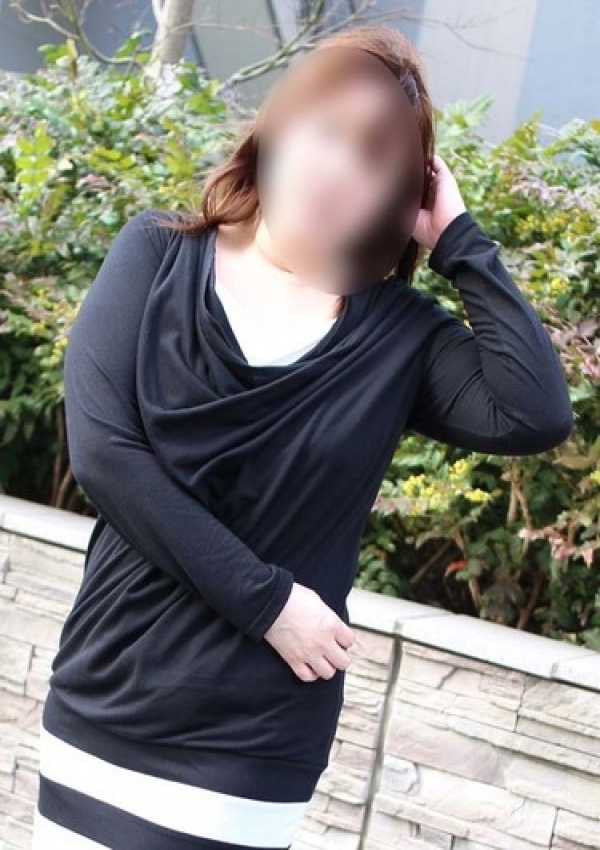ゆうり、かわいい熟女&おいしい人妻 池袋店 4