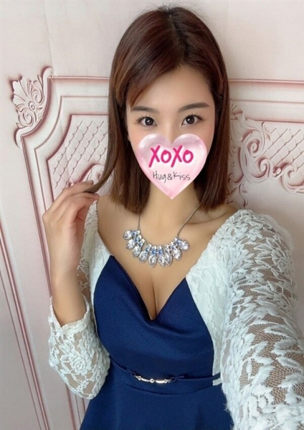 Sumire スミレ、XOXO Hug&Kiss (ハグアンドキス) 2