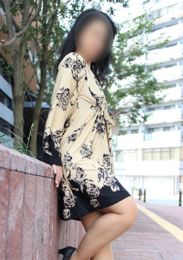 いおり、かわいい熟女&おいしい人妻 池袋店 1