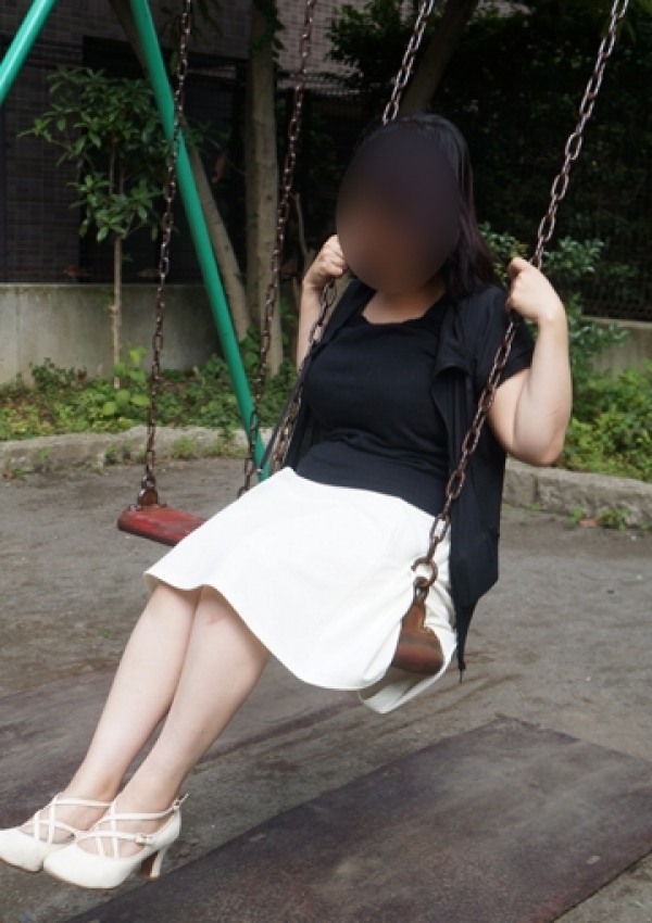 ゆみ、かわいい熟女&おいしい人妻 町田店 4