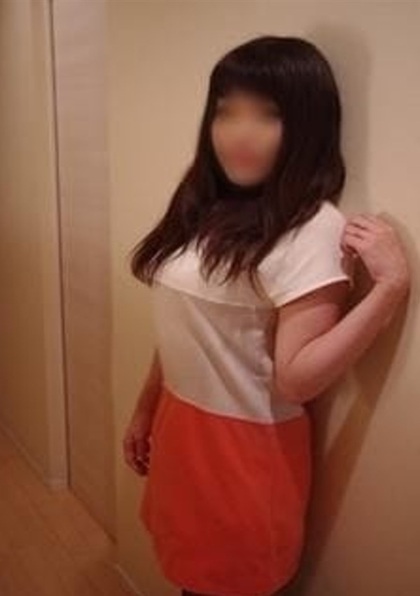えま、即尺即プレイ 肉食淫乱妻 1