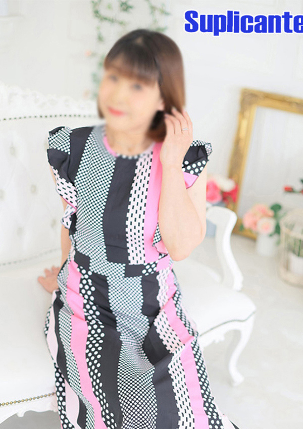 アキコ、スプリカンテ(哀らしい熟女たち) 1