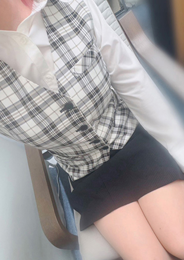 浅野ゆきね、淫乱OL派遣商社 斉藤商事