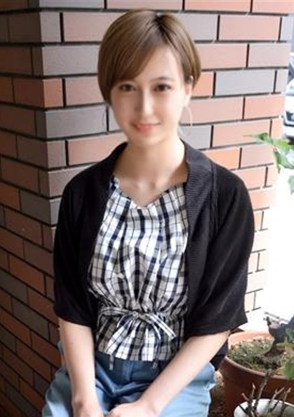 れいな、新橋現役女子大生コレクション