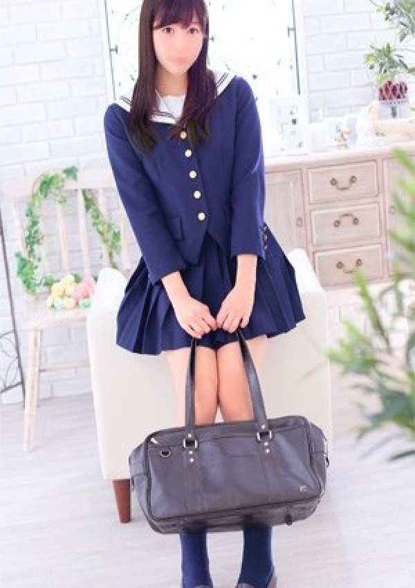 りえ、オシャレな制服素人デリヘル JKスタイル 3