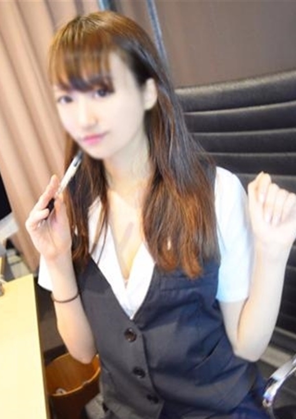 ゆりか、現役OL たちの秘密のアルバイト シークレットオフィス