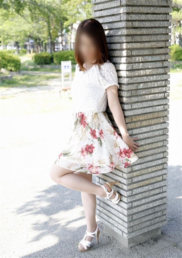 れいな、夢ごこち 人妻店 13