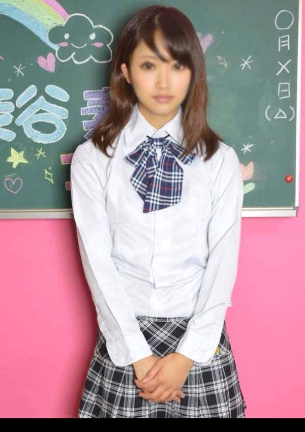 みさ、18歳19歳の素人専門店 渋谷素人コスプレ学園 3