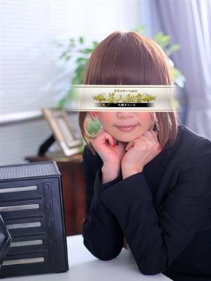 二宮 詩織、美人秘書 札幌オフィス 2