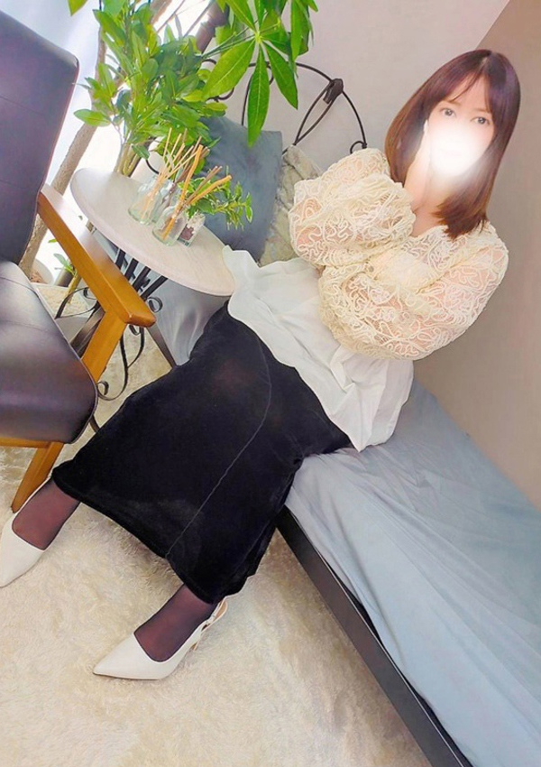 りこ、人妻熟女の秘密の関係伊勢崎店 4