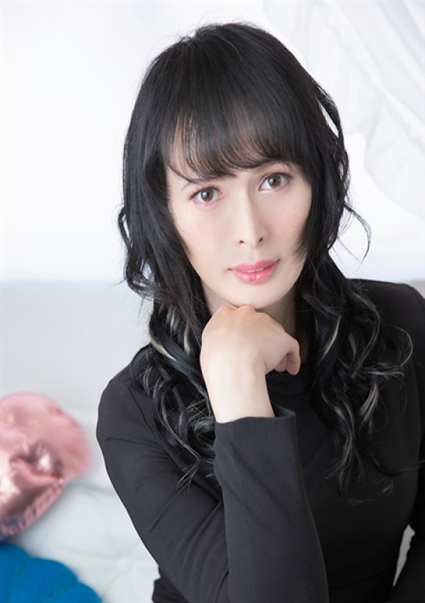 吉沢れい、美熟女ニューハーフMnF 1