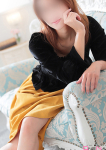 結那(ゆいな)、人妻館