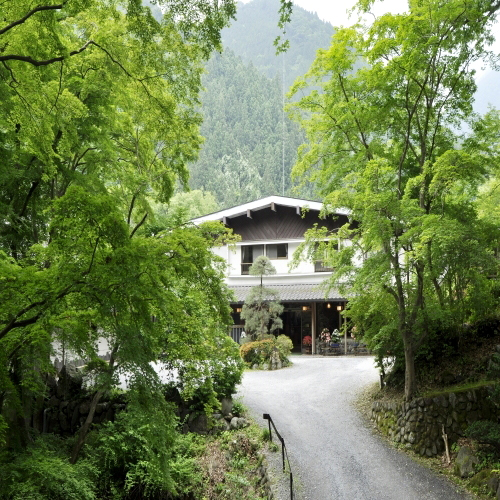 奥秩父 谷津川館