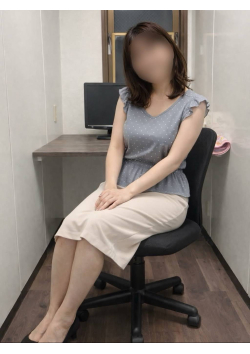 30代〜50代の厳選人妻が織りなす上品な色気ともう一つの顔。落ち着いた雰囲気の中で味わう、大人だけの特別な時間。
